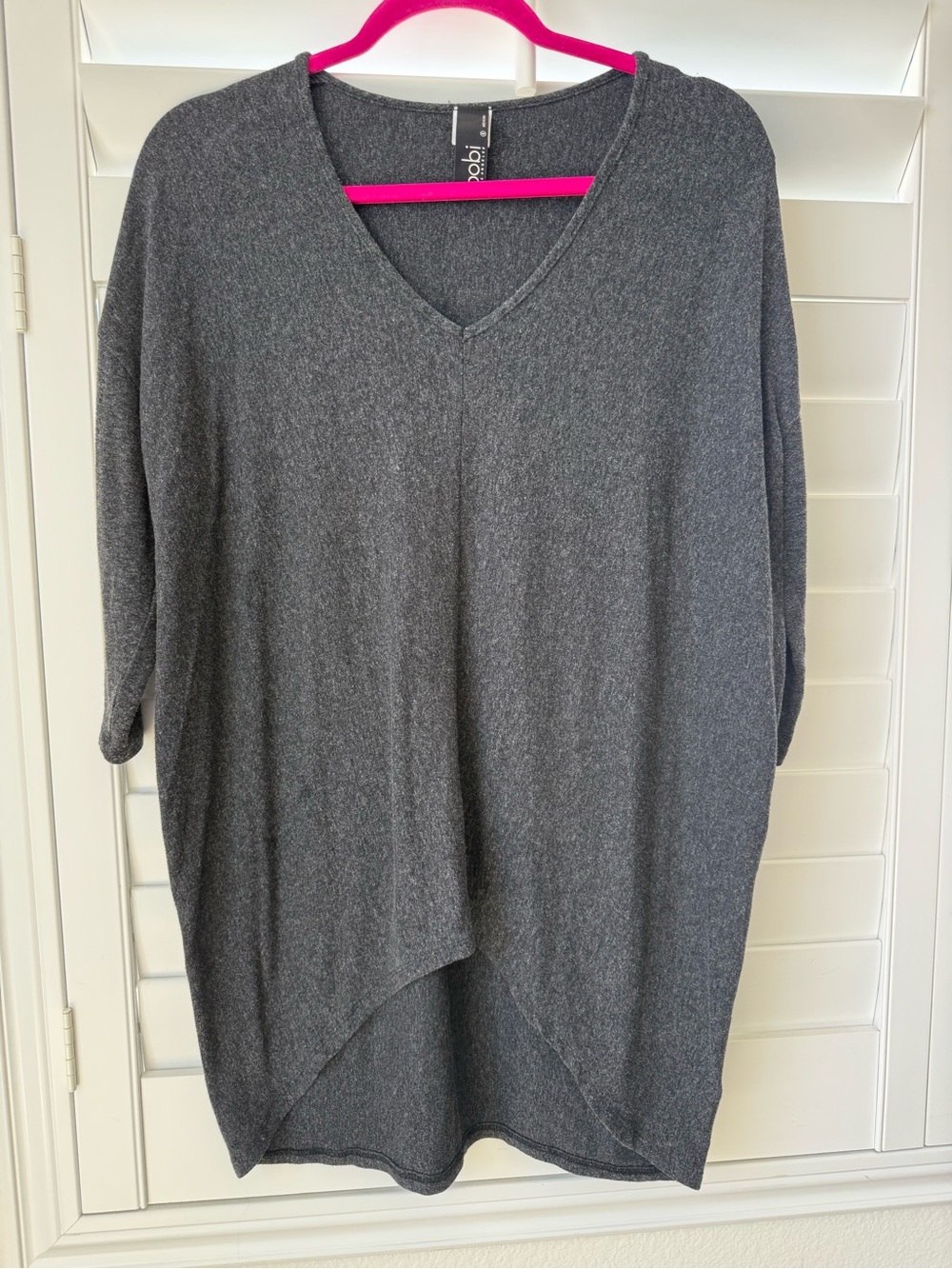 Bobi Los Angeles Gray V-Neck Tunic Top 🤍